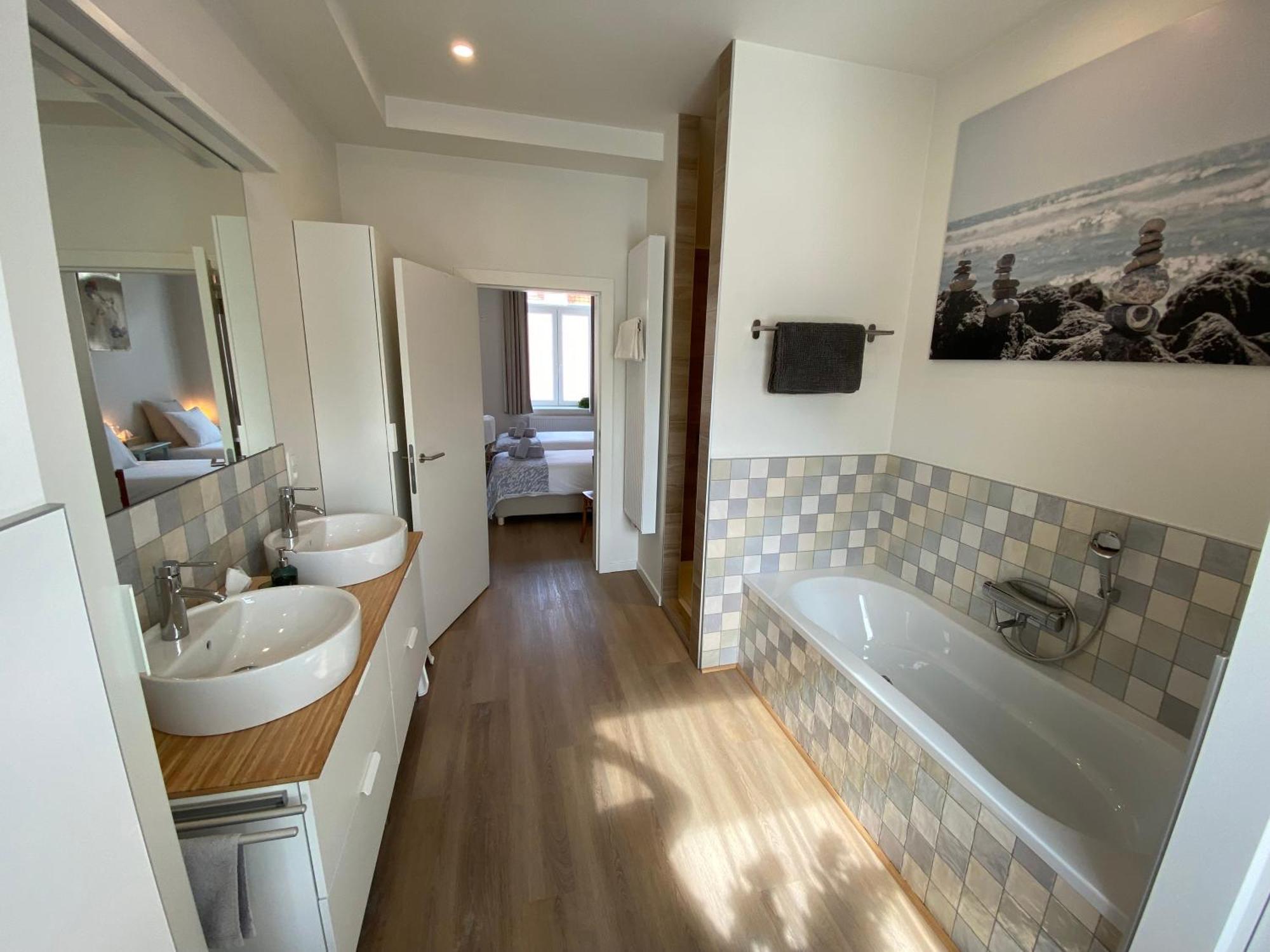 Logies-M Comfort Studios Inc Bikes B&B Ostend Exterior photo