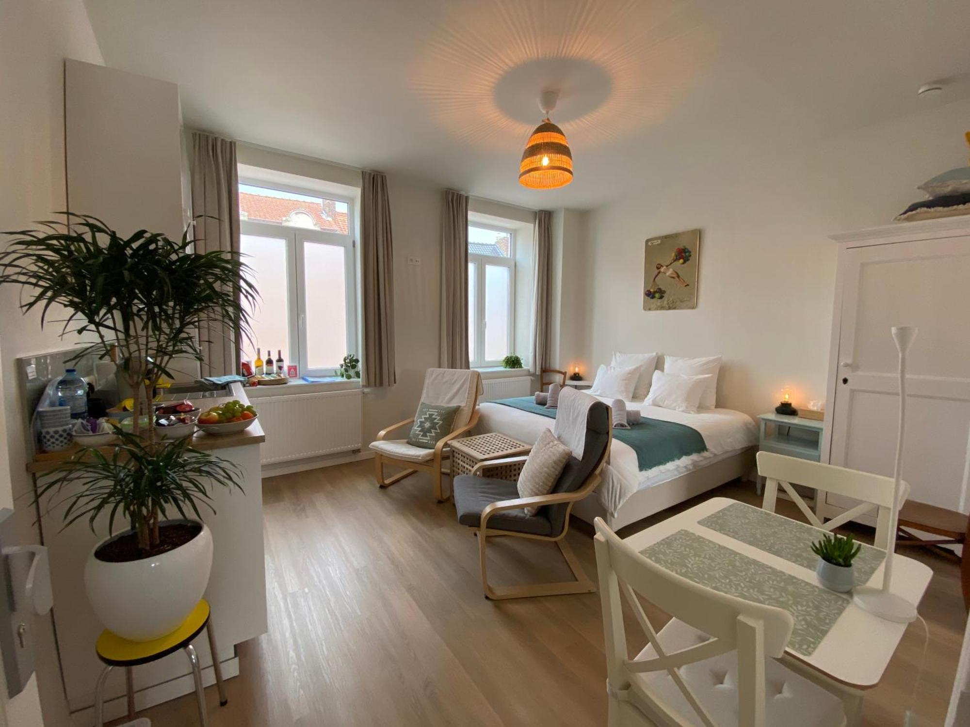 Logies-M Comfort Studios Inc Bikes B&B Ostend Exterior photo